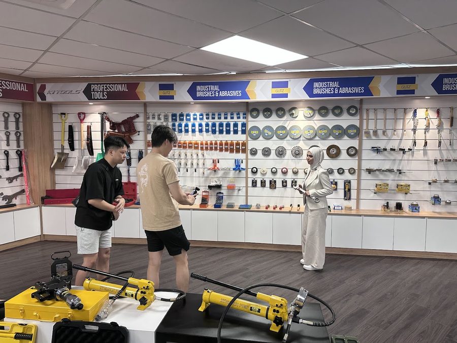 Filming a hardware showroom ad with talent